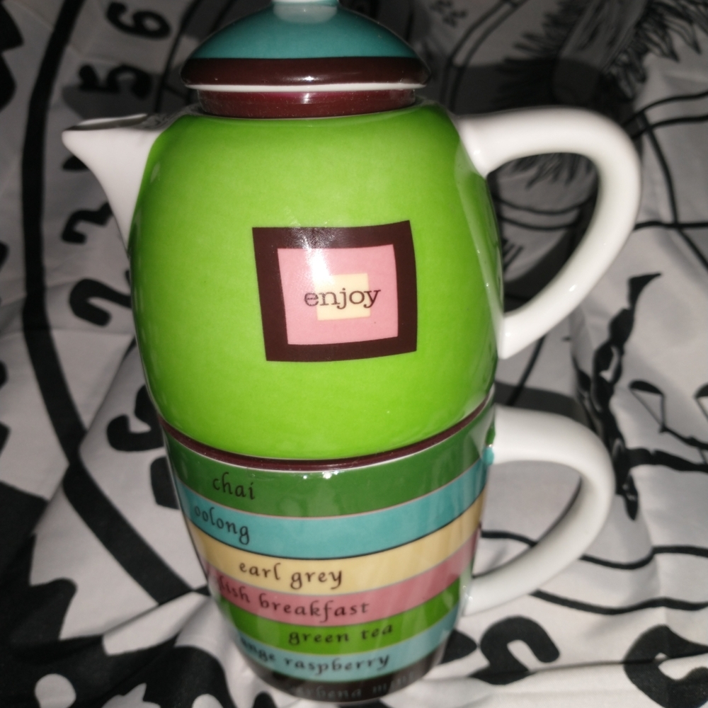 JO!E TEA POT AND CUP SET